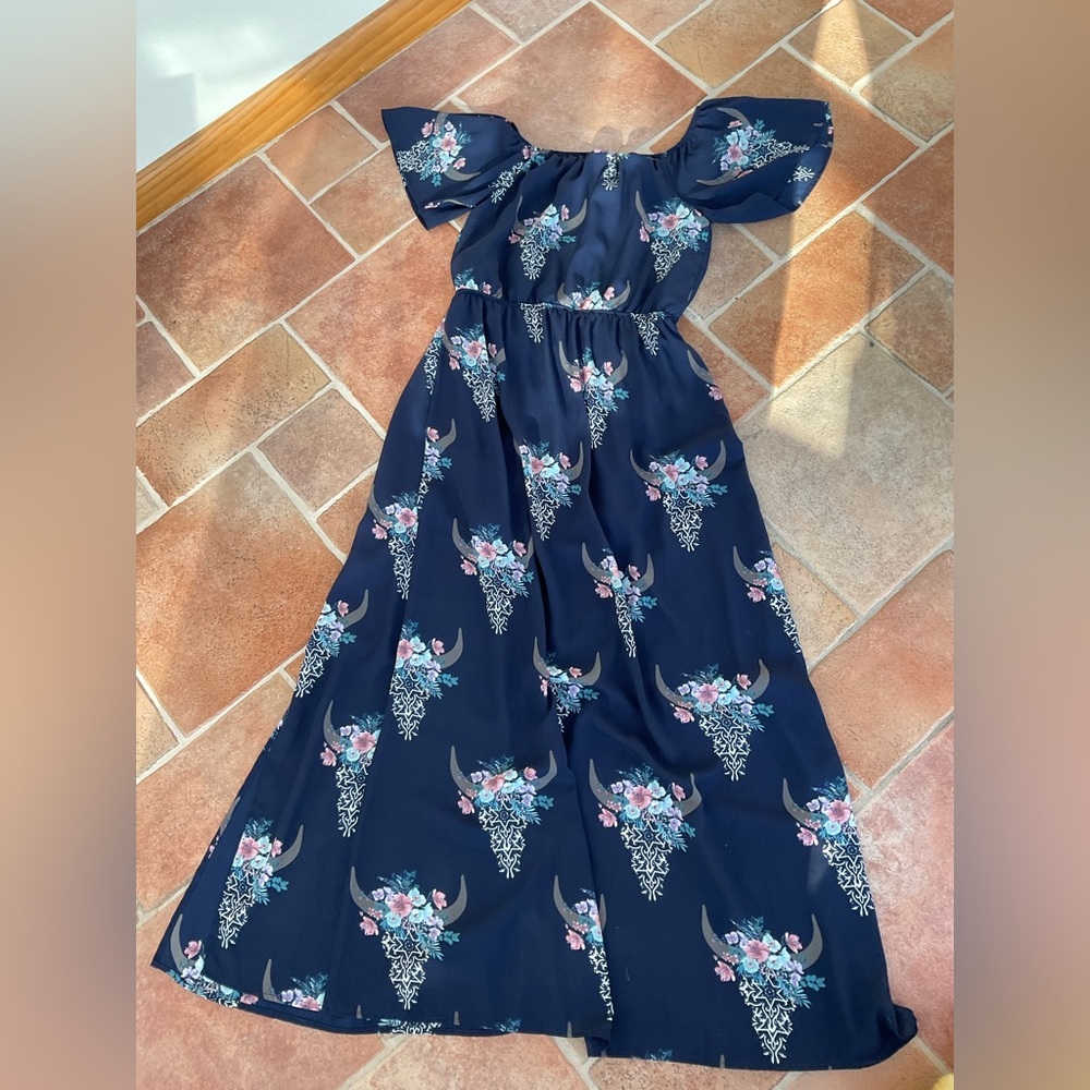 💙4/$20 Altar’d State Maxi Dress